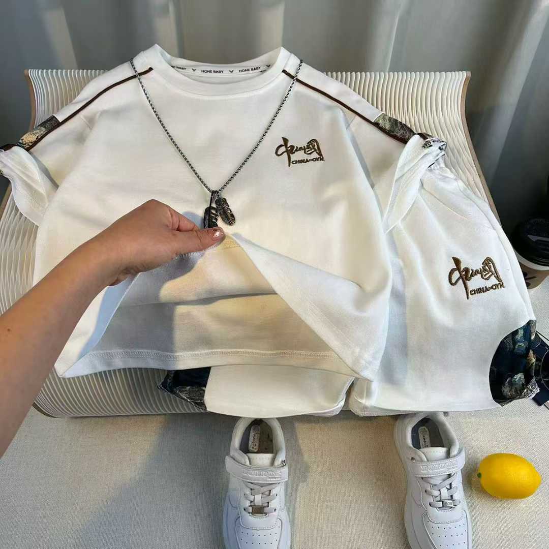 Boys' fashion set, short-sleeve top and shorts--China LOGO