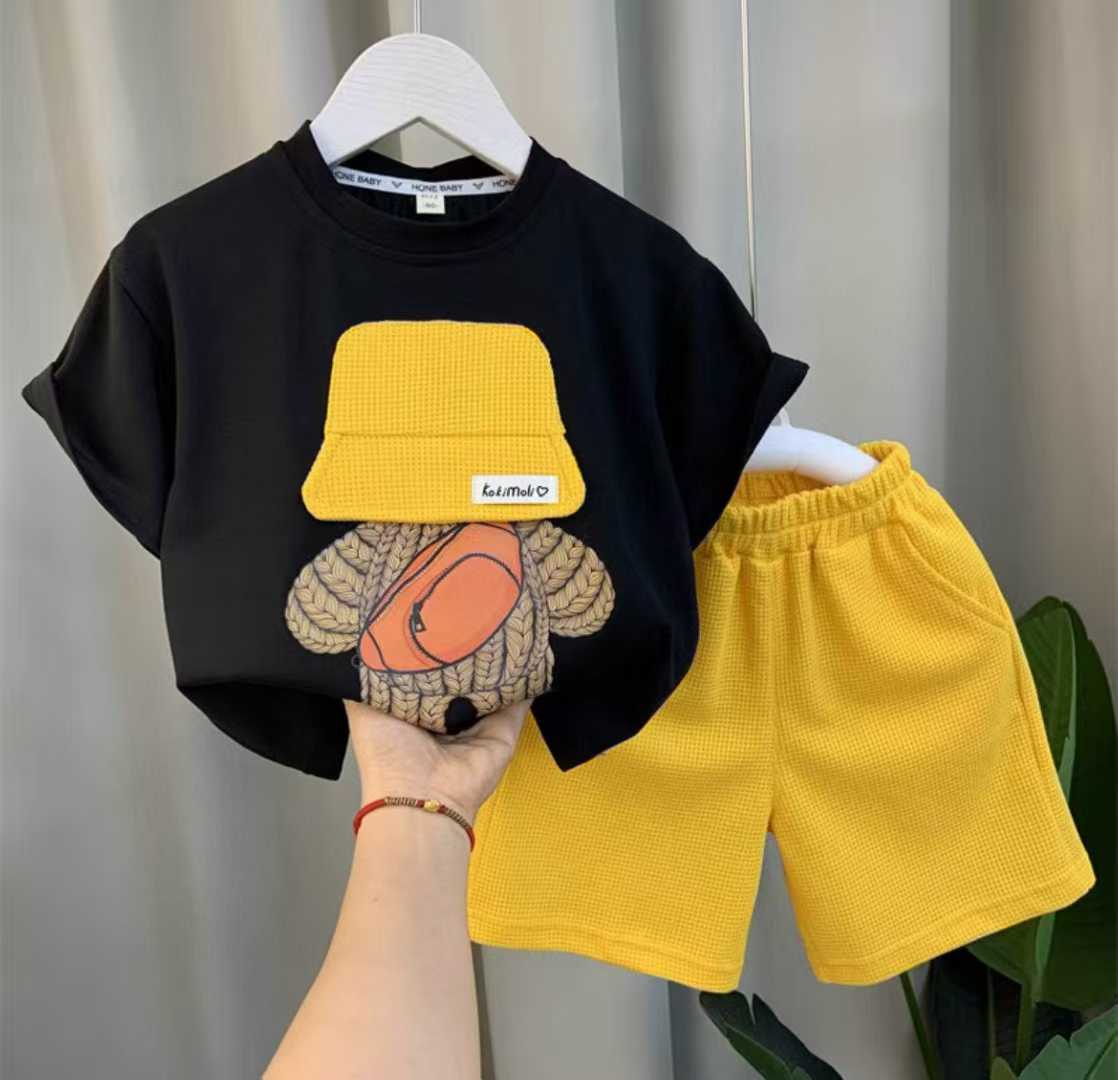 Boys' fashion set, short-sleeve top and shorts--Yellow hat